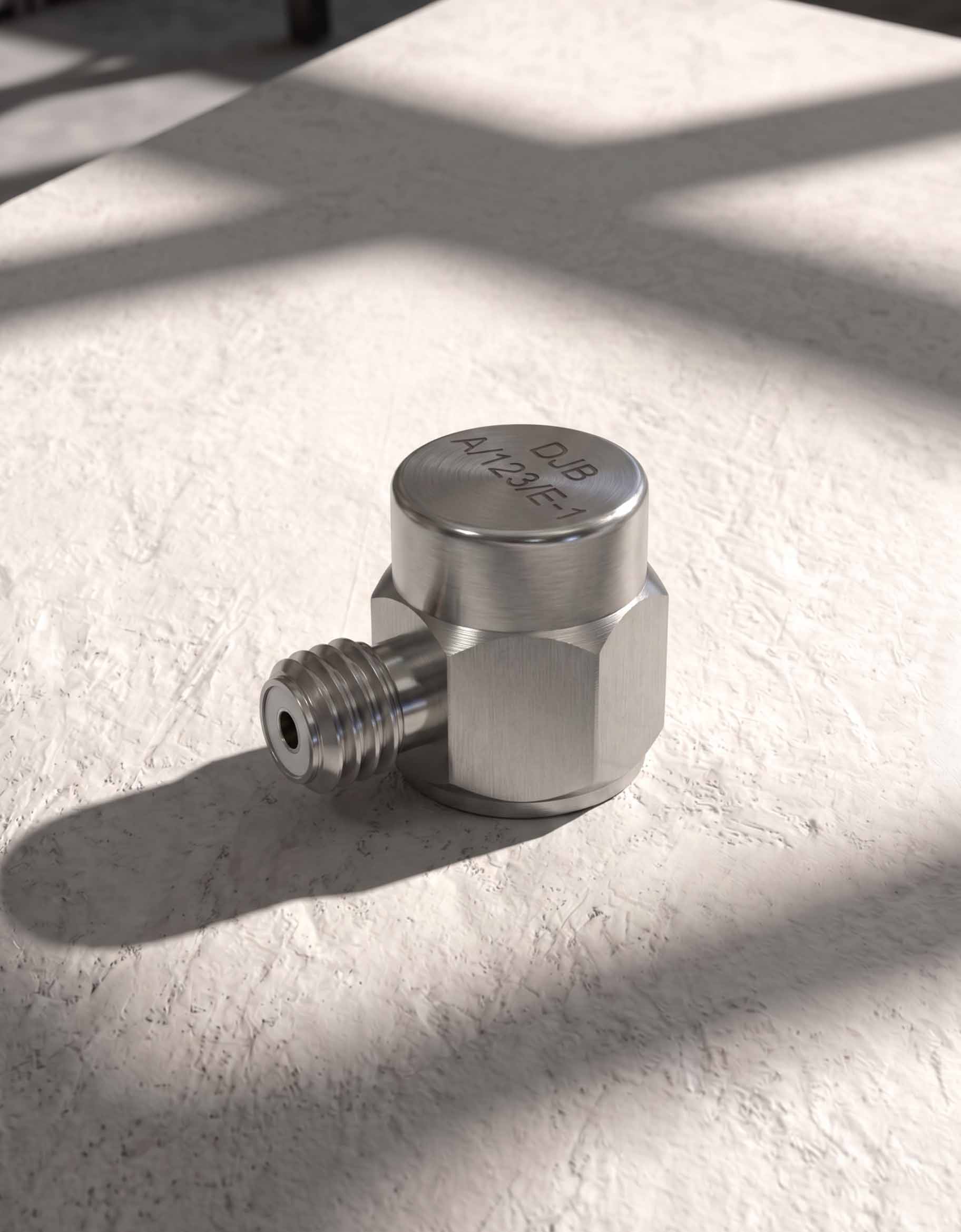 MONOXIAL CHARGE OUTPUT