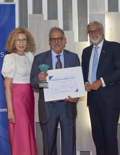 Publio Beltrán, Premio a la mejor trayectoria por AINE.