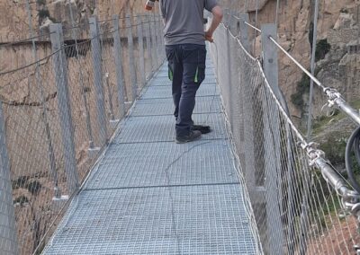 Ingeniero de TSI pruebas de campo en la Plataforma caminito del rey