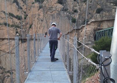 Ingeniero de TSI pruebas de campo en la Plataforma caminito del rey